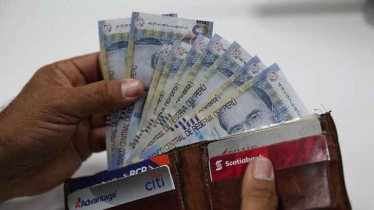 FMI: Subir mucho el salario mínimo puede elevar la informalidad en Latinoamérica