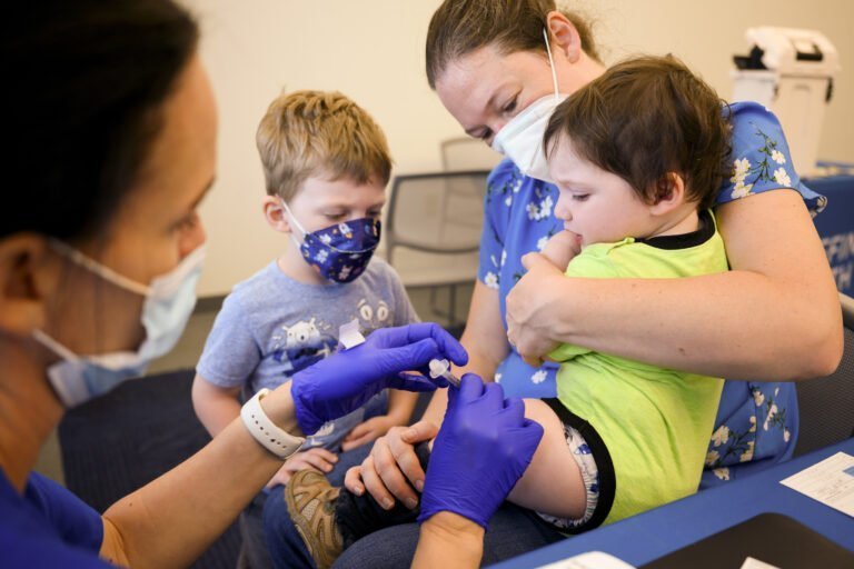 Departamento de Salud ofrece vacunas de refuerzos contra COVID-19 para niños mayores de seis meses