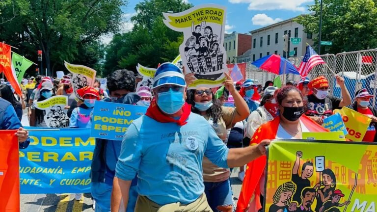 Defensores de los inmigrantes abogan por aumentar prestaciones por desempleo y opciones de vivienda en los presupuestos estatales