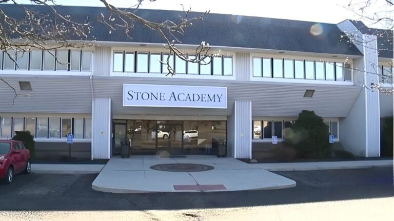 Fiscal general anuncia investigación sobre cierre de Stone Academy