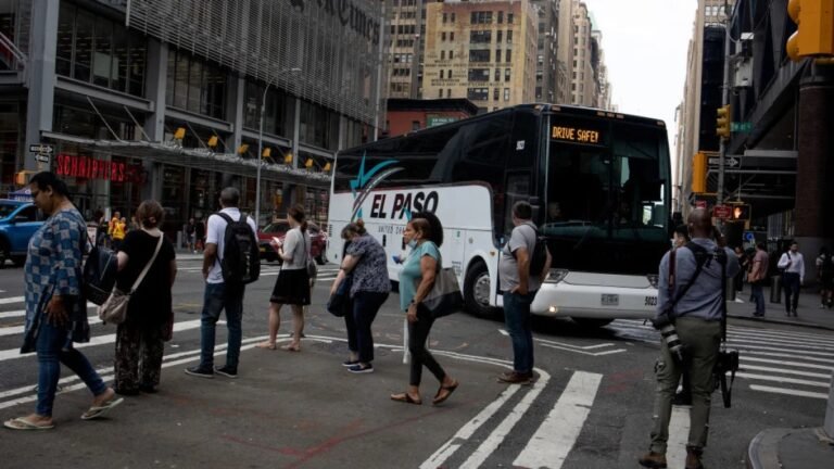 NY abrirá centro de ayuda en Queens para solicitantes de asilo
