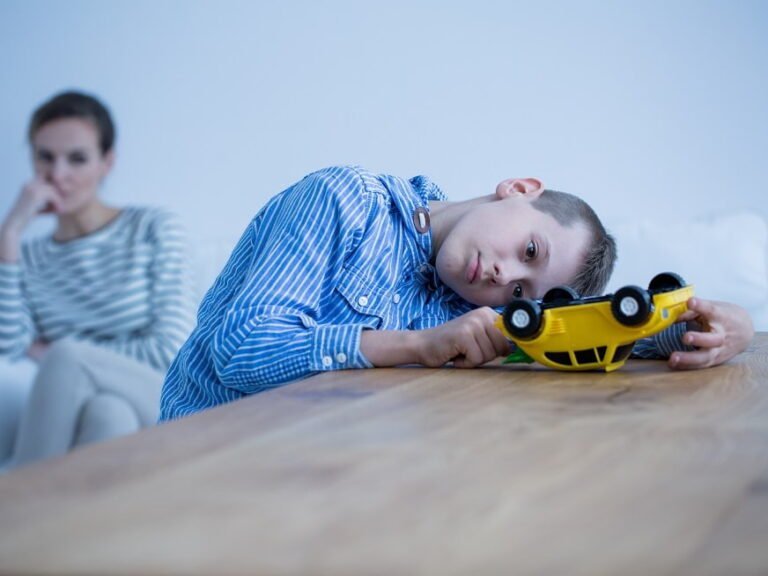 El autismo ahora es más común entre niños afroamericanos e hispanos, según informe