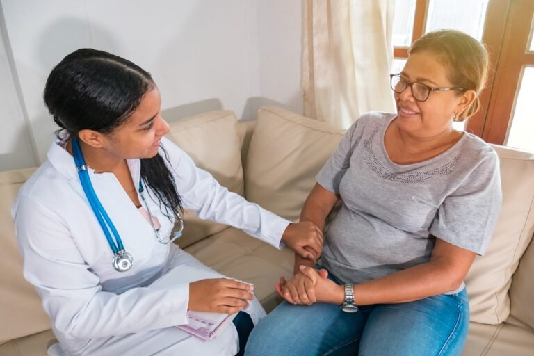Hispanos de CT enfrenta riesgo de perder cobertura de Medicaid