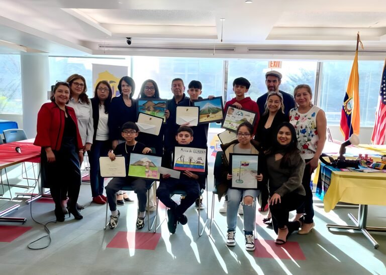 Niños demuestran su talento en concurso de dibujo