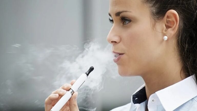 Prohibición de la nicotina con sabor se estanca en comité de salud pública
