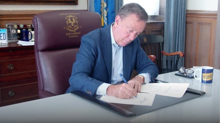 Propuesta eliminaría impuesto sobre la renta de CT para hogares que ganan menos de $50 mil