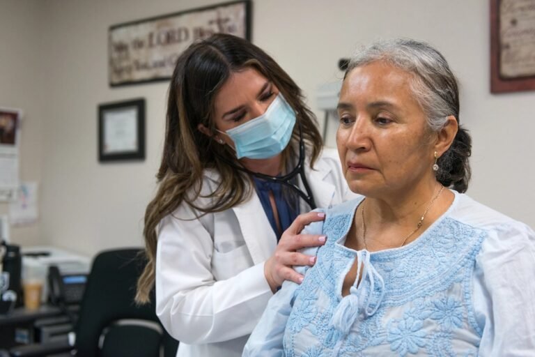 Revela informe: Gasto en atención médica de CT supera el crecimiento económico