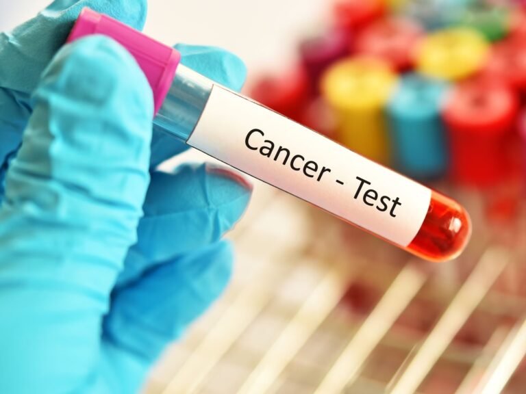 Tras derrota de proyecto de ley sobre pruebas médicas de cáncer, legisladores realizan foro