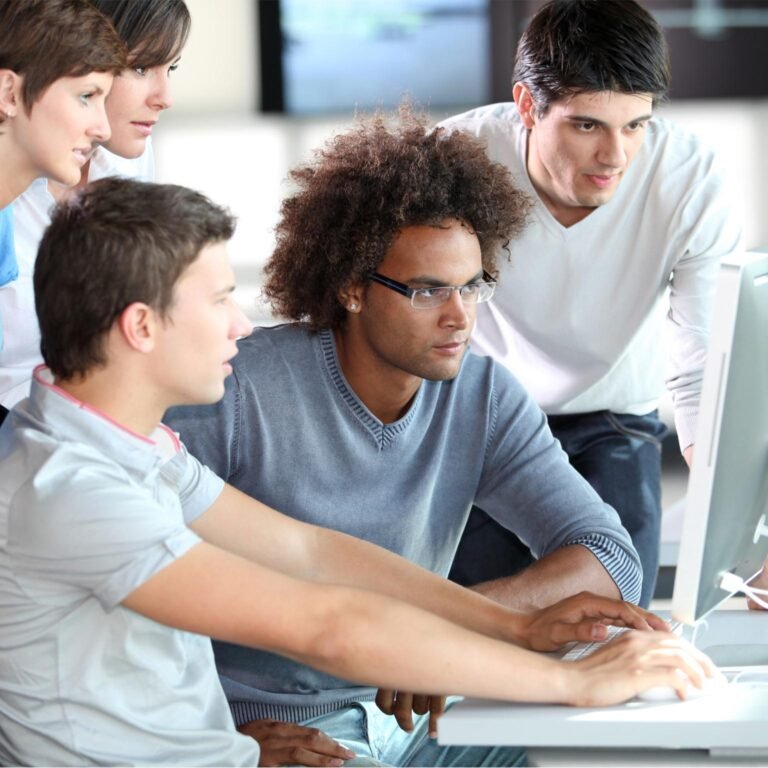 Programa de empleo juvenil de CT busca expandirse este verano