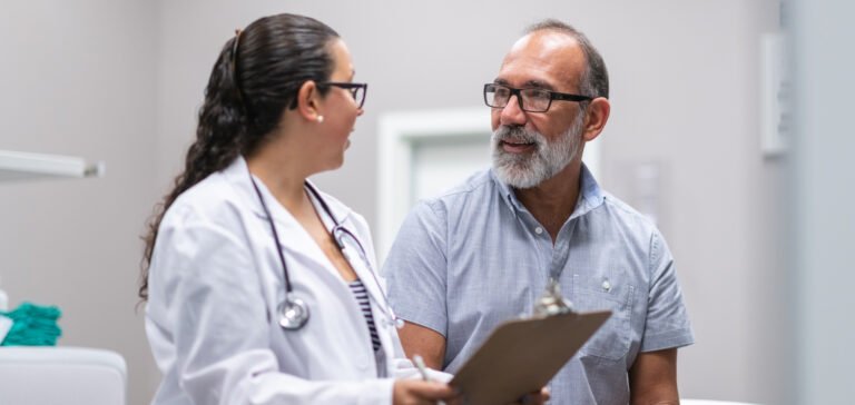 Ferias de inscripción para ayudar a consumidores de HUSKY Health