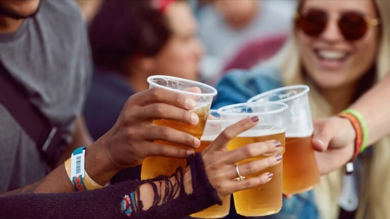 Lanzan medidas enérgicas contra identificaciones falsas en salas de conciertos para comprar bebidas alcohólicas