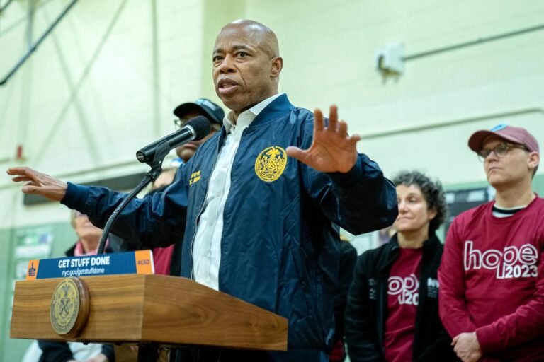 NY abrirá otro centro de ayuda para inmigrantes recién llegados