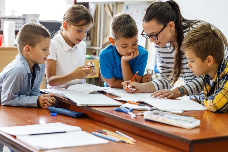 Niños de CT necesitan inversiones en salud y educación, según informe
