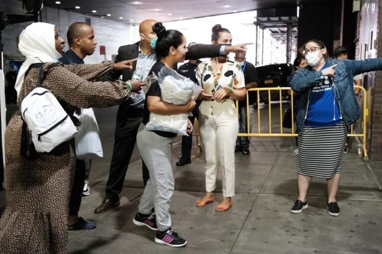 Ofrecen $100 dólares al día a familias que alojen inmigrantes en sus casas