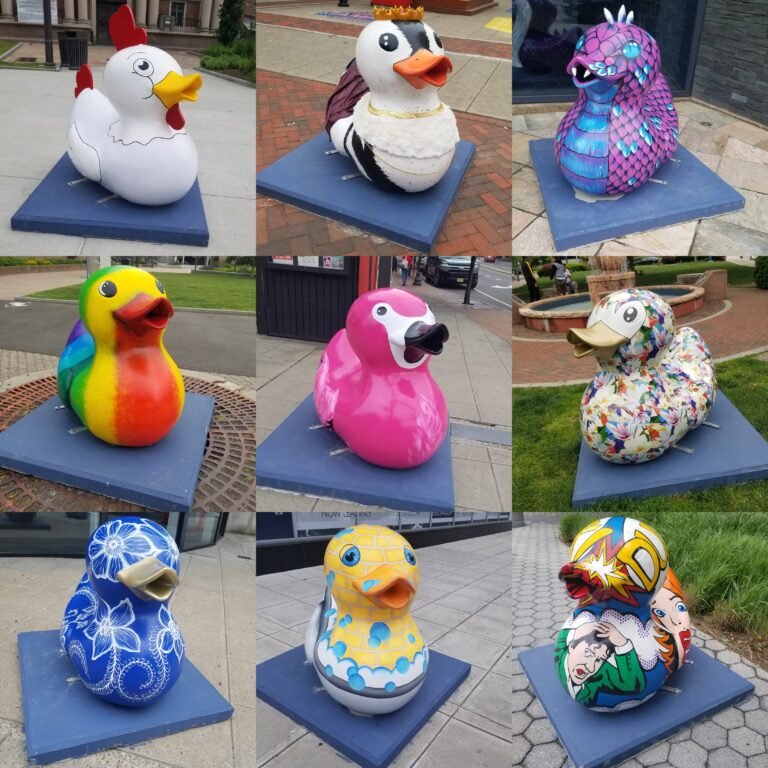Patos ya adornan calles de Stamford