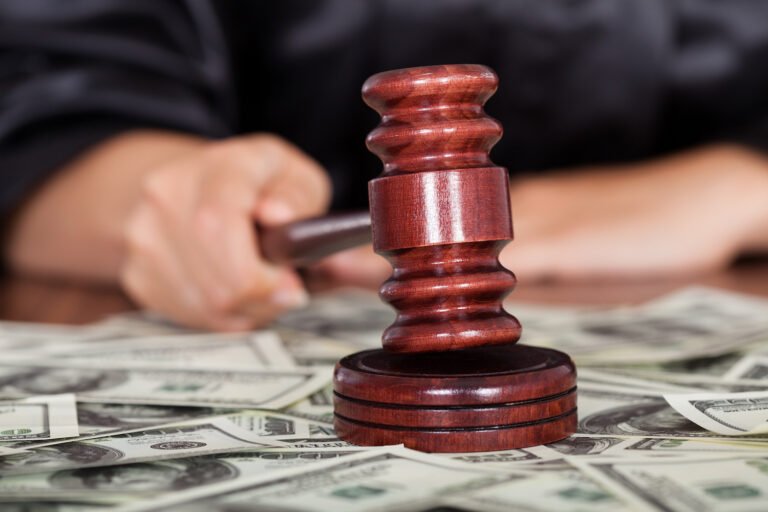 Seis acusados de participar en esquema de fraude de $14.7 millones