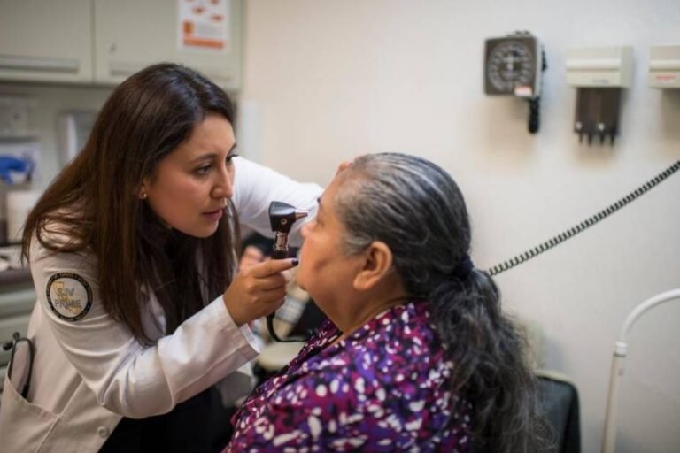 Aseguradoras de salud proponen un alza de tarifas del 21%