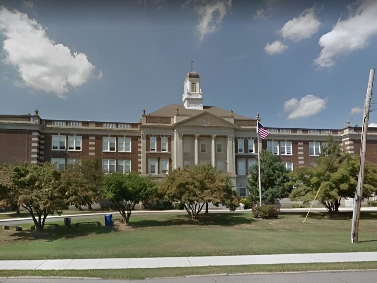 Distrito escolar no abordó acoso basado en la raza y el género, según Fiscal General