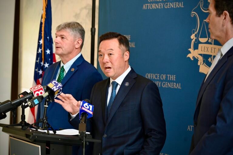 Estado presenta demanda por cierre de escuela de enfermería