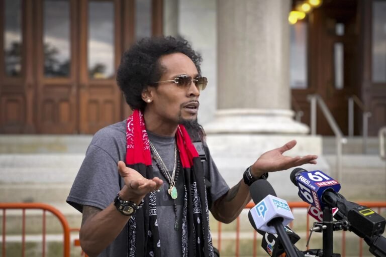 Piden cargos contra oficiales por escándalo de multas falsas de tráfico