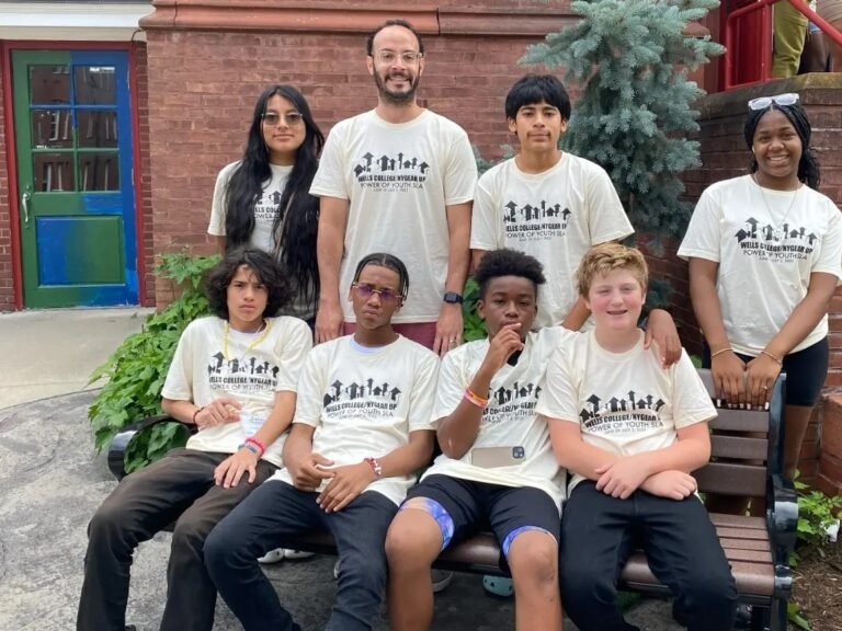 Programa inspira a estudiantes a liderar con confianza
