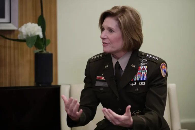La jefa del Comando Sur de EEUU visita Colombia para fortalecer cooperación bilateral