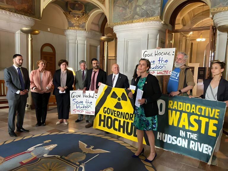 Asambleístas instan al Gobernadora firmar proyecto de ley de aguas residuales