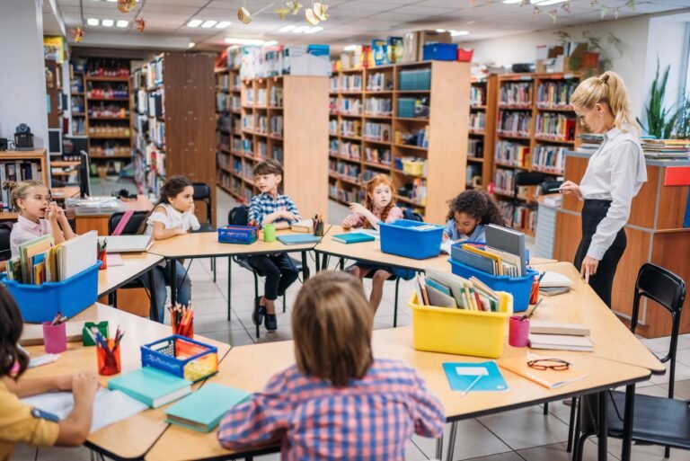 Bibliotecas de CT ayudan a niños a prepararse para el regreso a clases