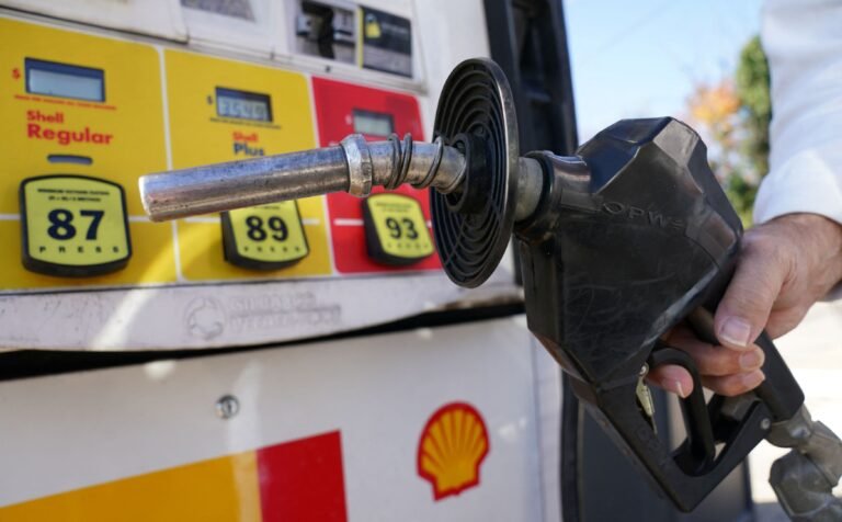 Cómo temporada de huracanes afectaría aumento de precios de la gasolina