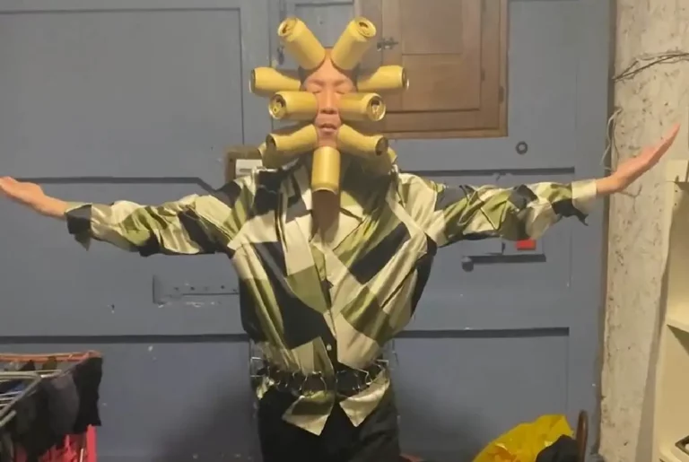 Un japonés bate el extraño récord de más latas colocadas en la cara usando succión de aire