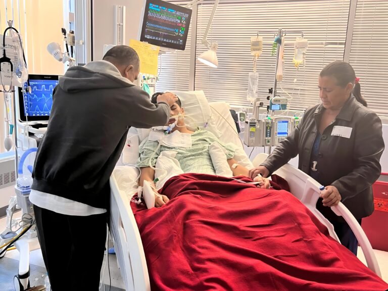 Revive esperanza de familia de hispano que quedó inconsciente tras ser arrollado