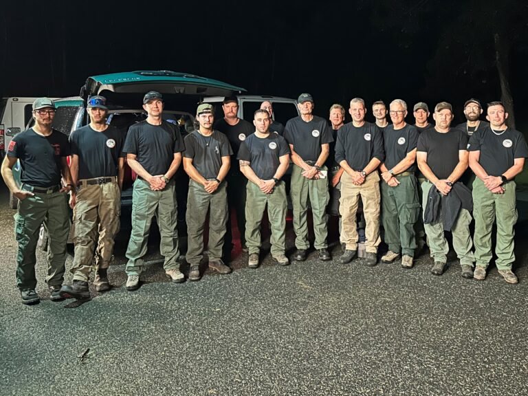 Socorristas de CT ayudan a combatir incendios forestales en Montana