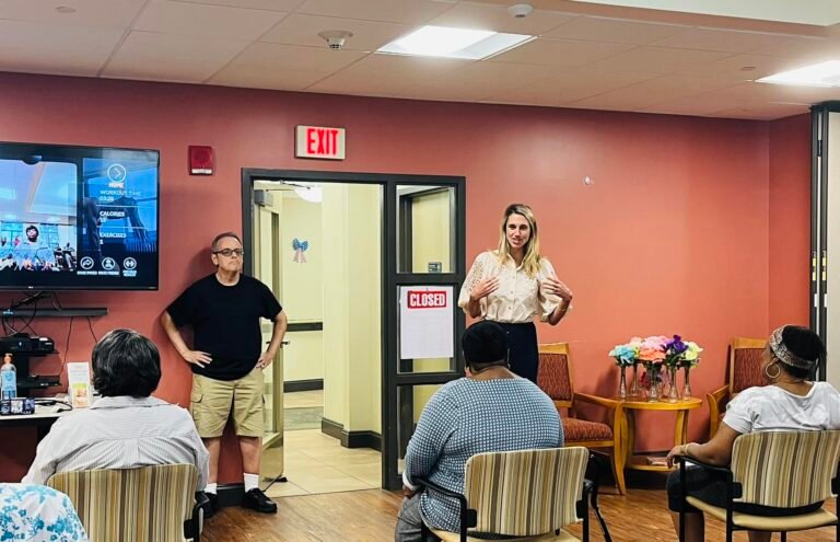 Alcaldesa inicia gira de escucha para adultos mayores