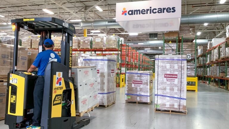 Americares entrega más de $100 millones en ayuda a Ucrania