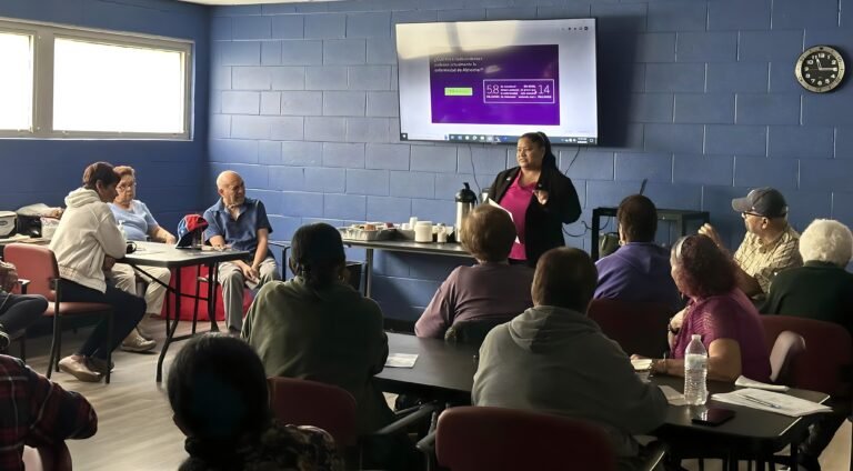 Ancianos hispanos aprenden cómo afrontar la enfermedad de Alzheimer