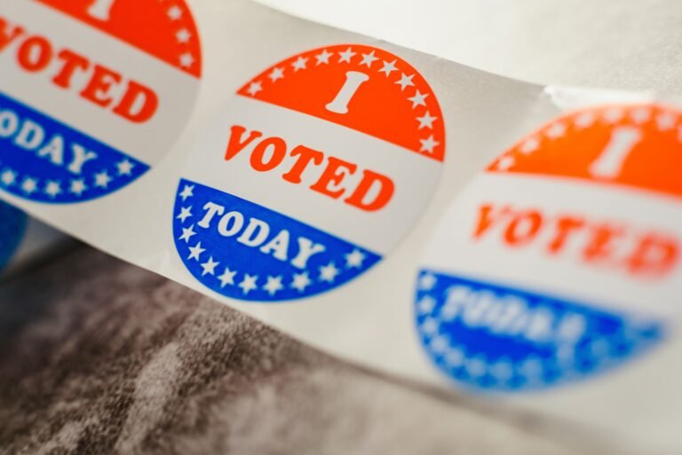 Aumenta presión sobre Gobernador para mejorar infraestructura electoral, previo a elecciones presidenciales