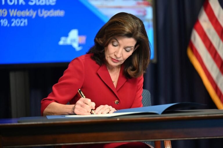 Firman legislación para tomar medidas enérgicas contra vendedores telefónicos