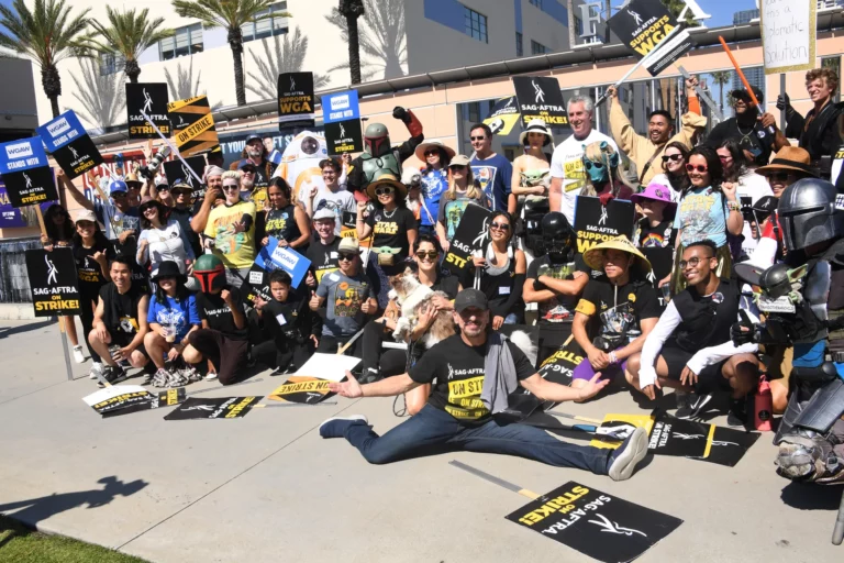Huelga de escritores en Hollywood finaliza