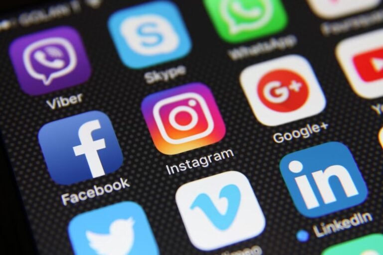 Fiscales generales demandan al gigante de las redes sociales