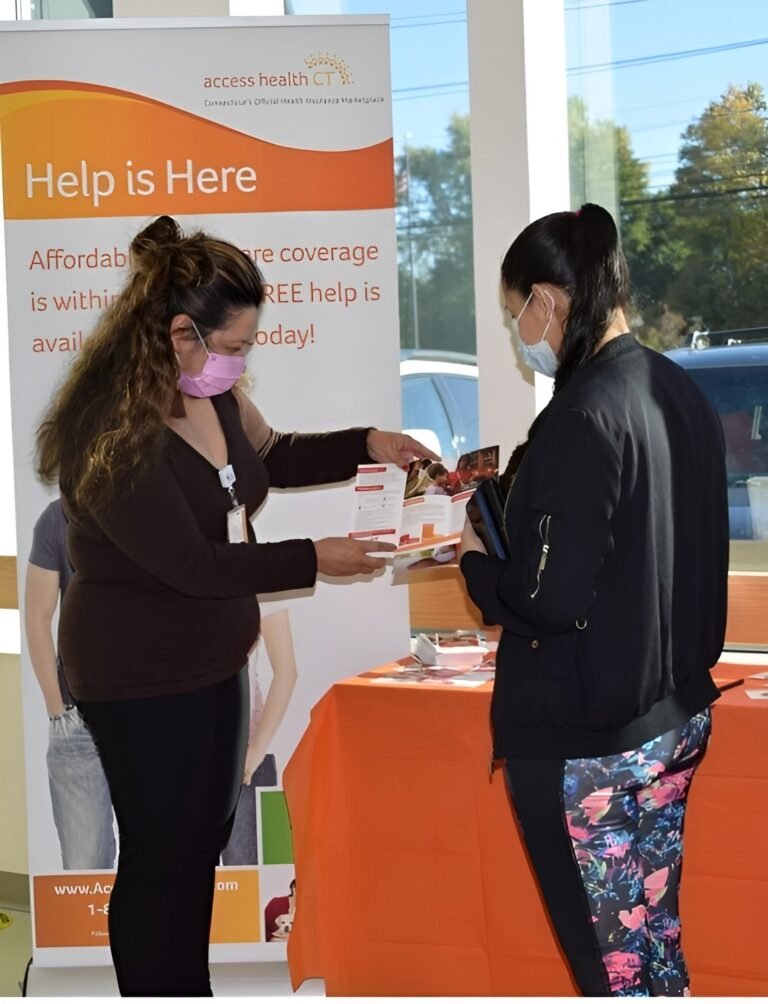 Ferias gratuitas para ayudar a consumidores a inscribirse en cobertura de salud a través de Access Health CT