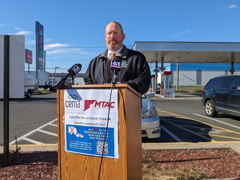 Instan a rechazar regulaciones que eliminan gradualmente venta de vehículos nuevos que son impulsados por gasolina