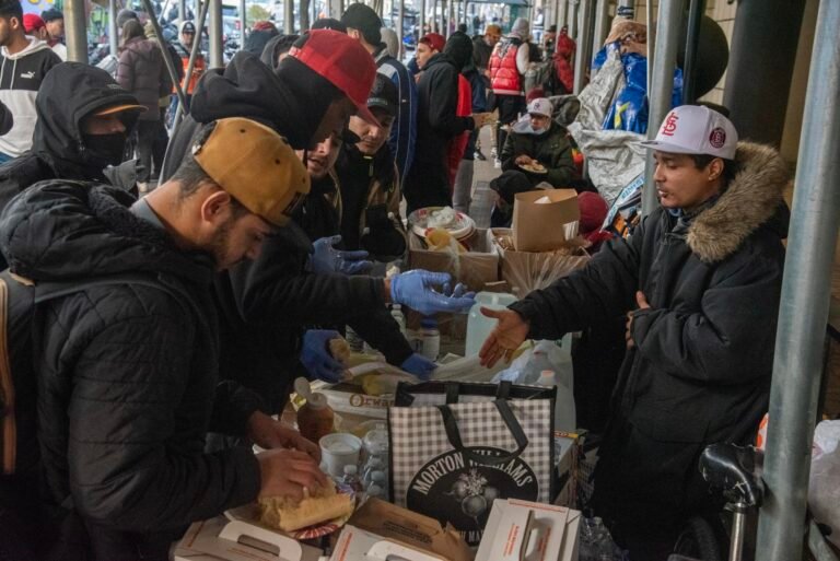 Más de 140 hoteles de NY reciben inmigrantes en vez de turistas