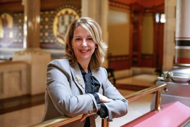 West Haven elige nueva alcaldesa