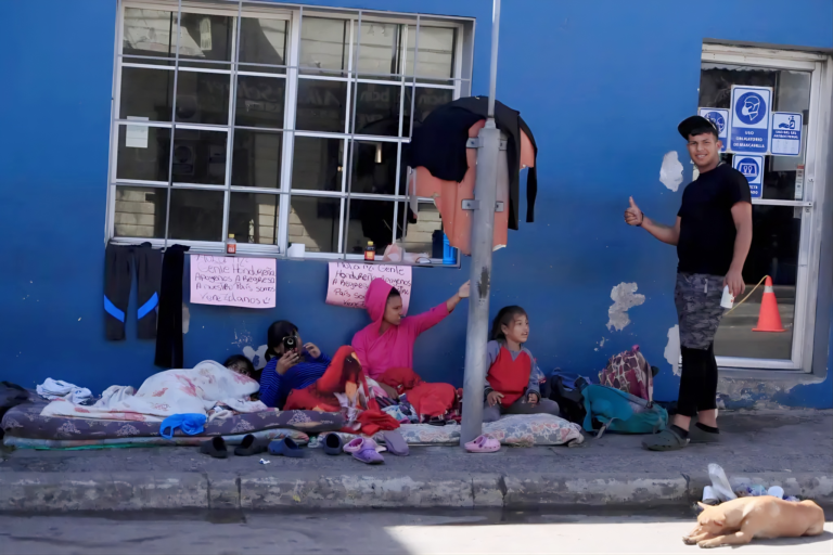 La pobreza en Latinoamérica baja al 29 % en 2022 y alcanza niveles prepandémicos, dice la Cepal