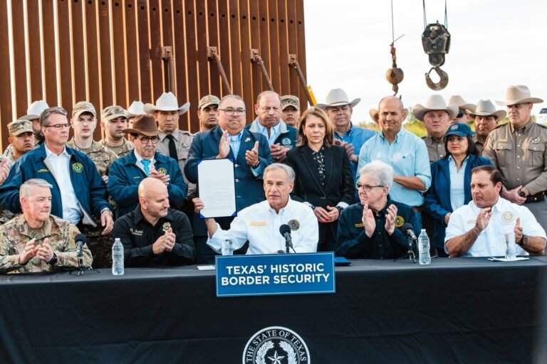 Texas promulga la ley antinmigrante más dura de EEUU