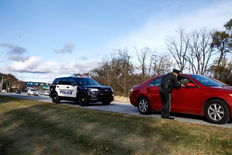 Informe revela un patrón de tres años de detenciones de tráfico basadas en la raza