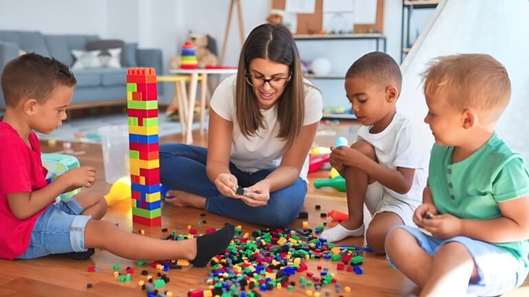 Proveedores de cuidado infantil sufren por escasez de personal y dificultades financieras, revela encuesta