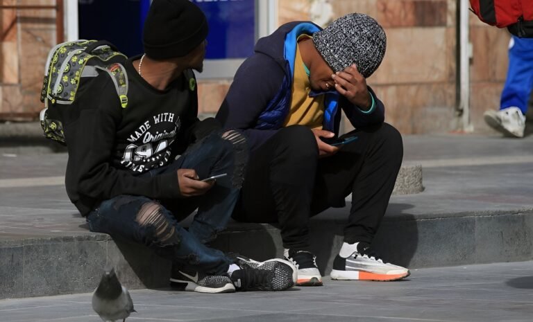 Imponen “toque de queda” a inmigrantes en cuatro refugios de Nueva York