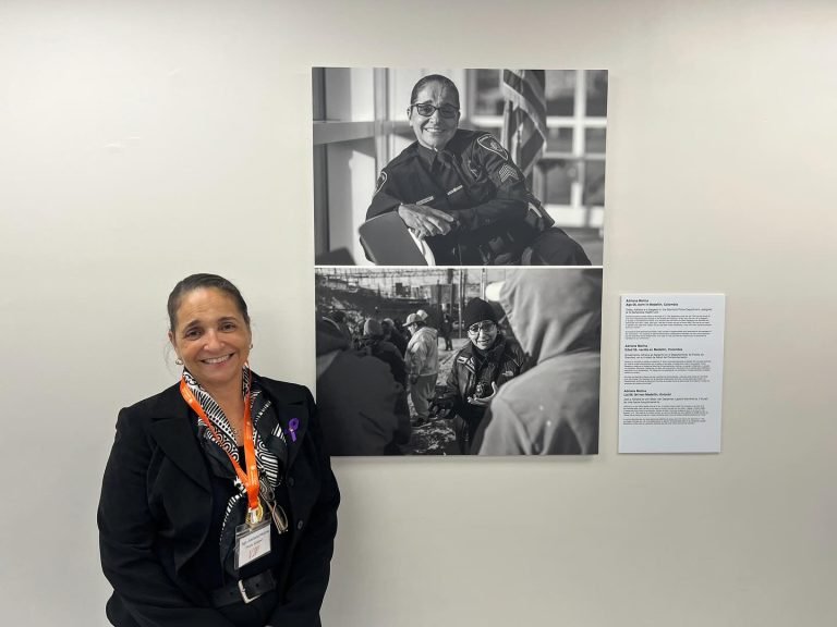 Sargento hispana ayuda a latinos a abordar la salud mental