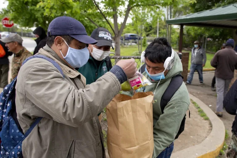Baja a 212 mil la cifra semanal de solicitudes de subsidio por desempleo en EEUU